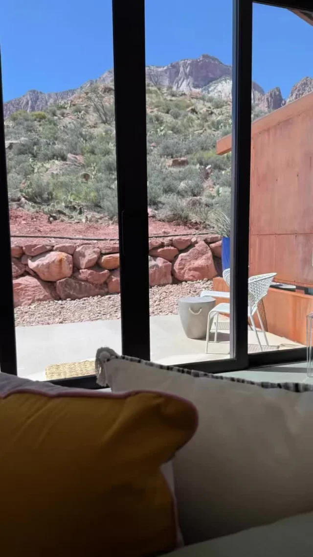 Your ultimate escape. 

Where every moment, is the best moment. 

#FlanigansResort #DiscoverZion #BoutiqueHotel #LuxuryTravel #ZionHotel #Utah #ZionNationalPark #UltimateEscape #PerfectSpot #GetawayGoals